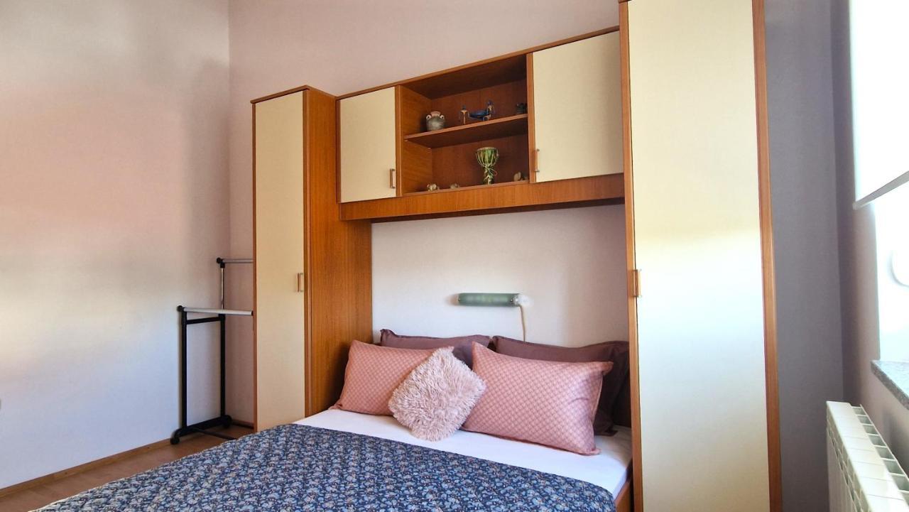 Apartments Ana & Ivan クルク エクステリア 写真