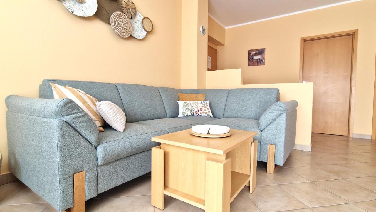 Apartments Ana & Ivan クルク エクステリア 写真