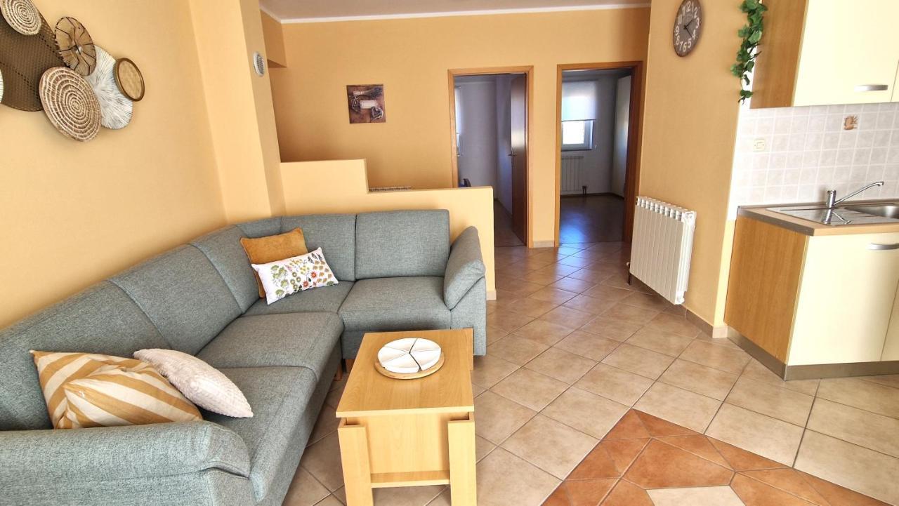Apartments Ana & Ivan クルク エクステリア 写真